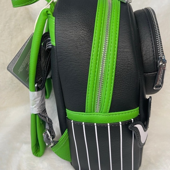 *NEW* Disney Loungefly Nightmare Before Christmas Backpack - Picture 8 of 8